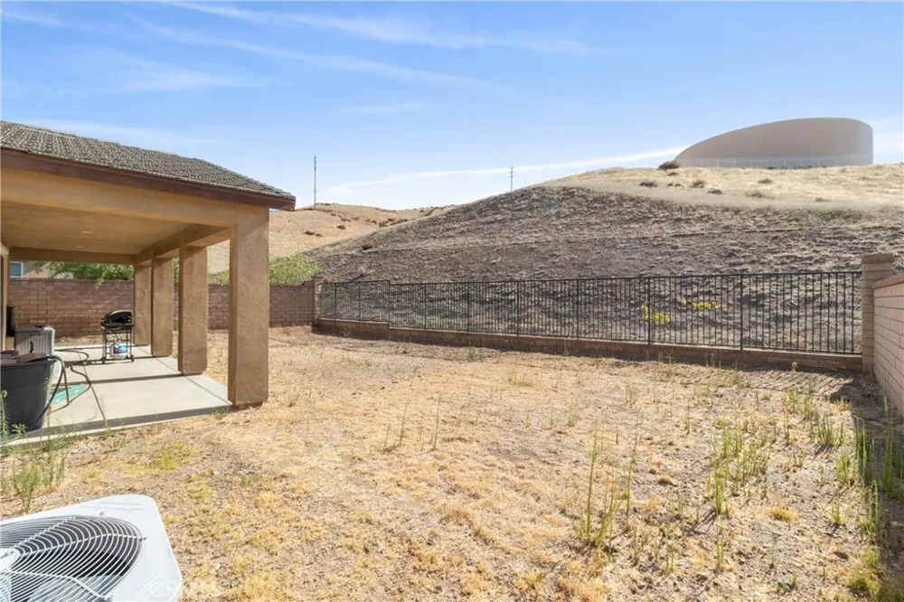 37316 Paintbrush Palmdale, CA 93551