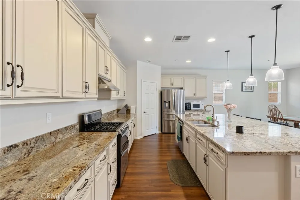 37316 Paintbrush Palmdale, CA 93551