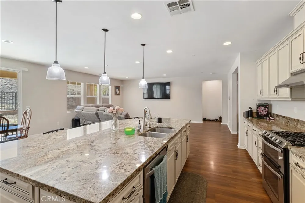 37316 Paintbrush Palmdale, CA 93551