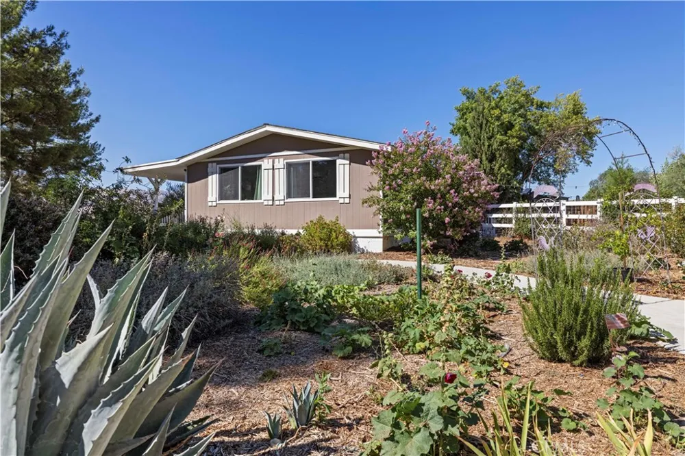 31757 Indian Oak Road Acton, CA 93510