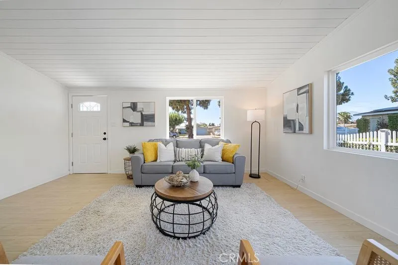 944 Lyman Avenue Covina, CA 91724