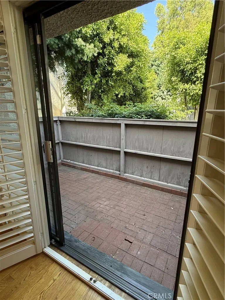 15221 Magnolia #E Sherman Oaks, CA 91403