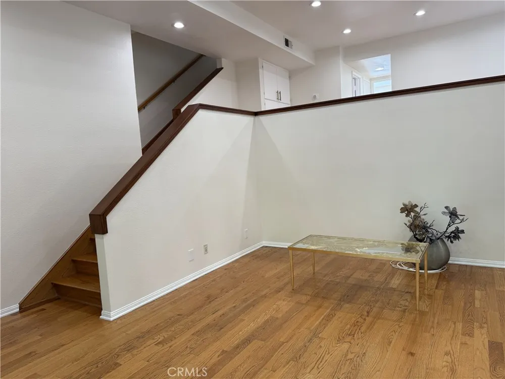 15221 Magnolia #E Sherman Oaks, CA 91403