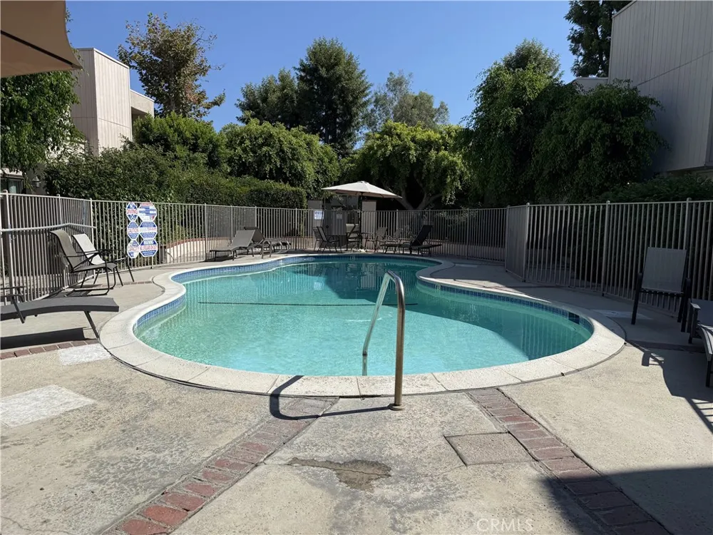 15221 Magnolia #E Sherman Oaks, CA 91403