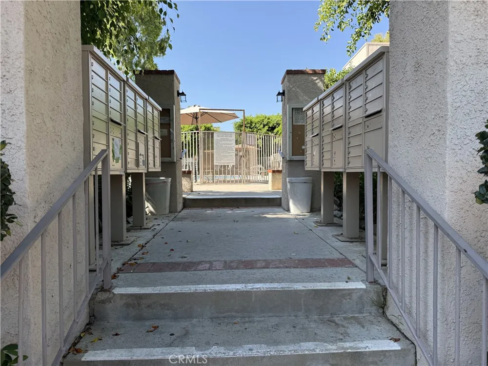 15221 Magnolia #E Sherman Oaks, CA 91403