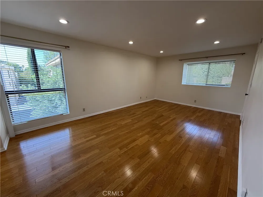 15221 Magnolia #E Sherman Oaks, CA 91403