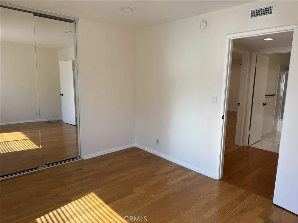 15221 Magnolia #E Sherman Oaks, CA 91403