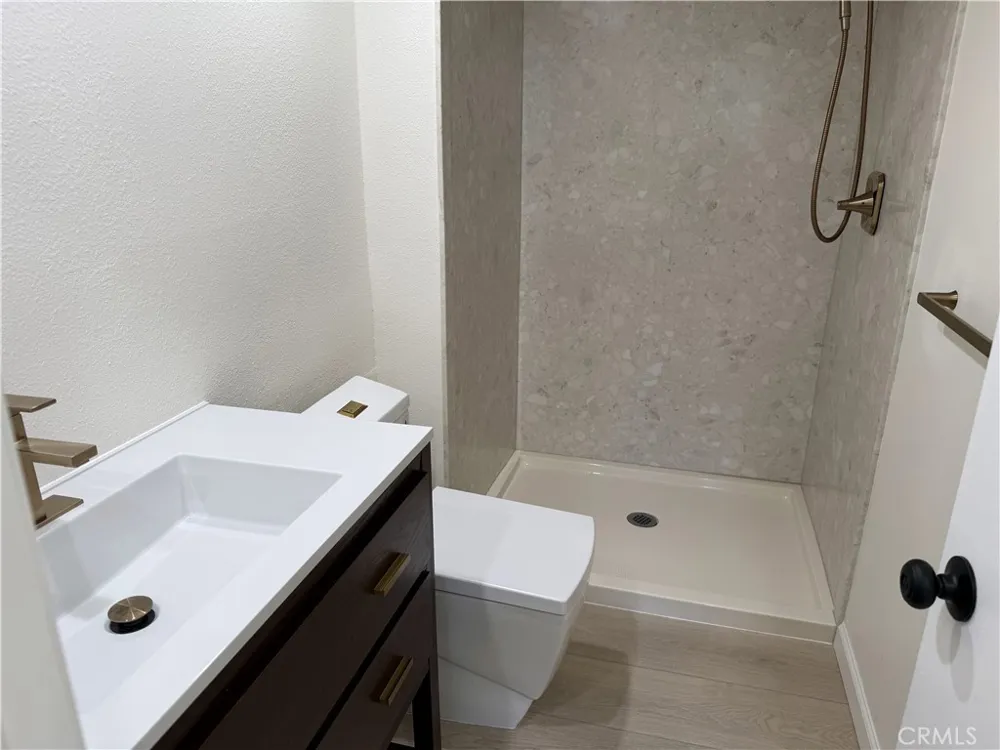 15221 Magnolia #E Sherman Oaks, CA 91403