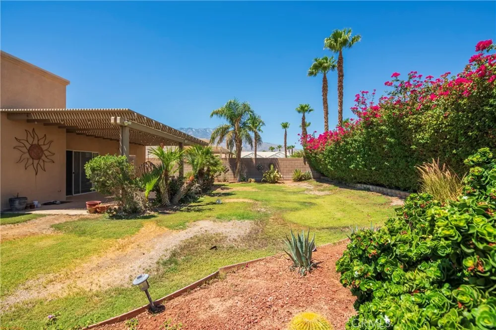 68628 Pasada Cathedral City, CA 92234
