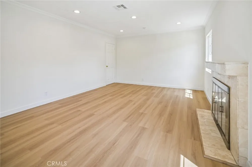 7419 Gaviota Avenue Van Nuys, CA 91406