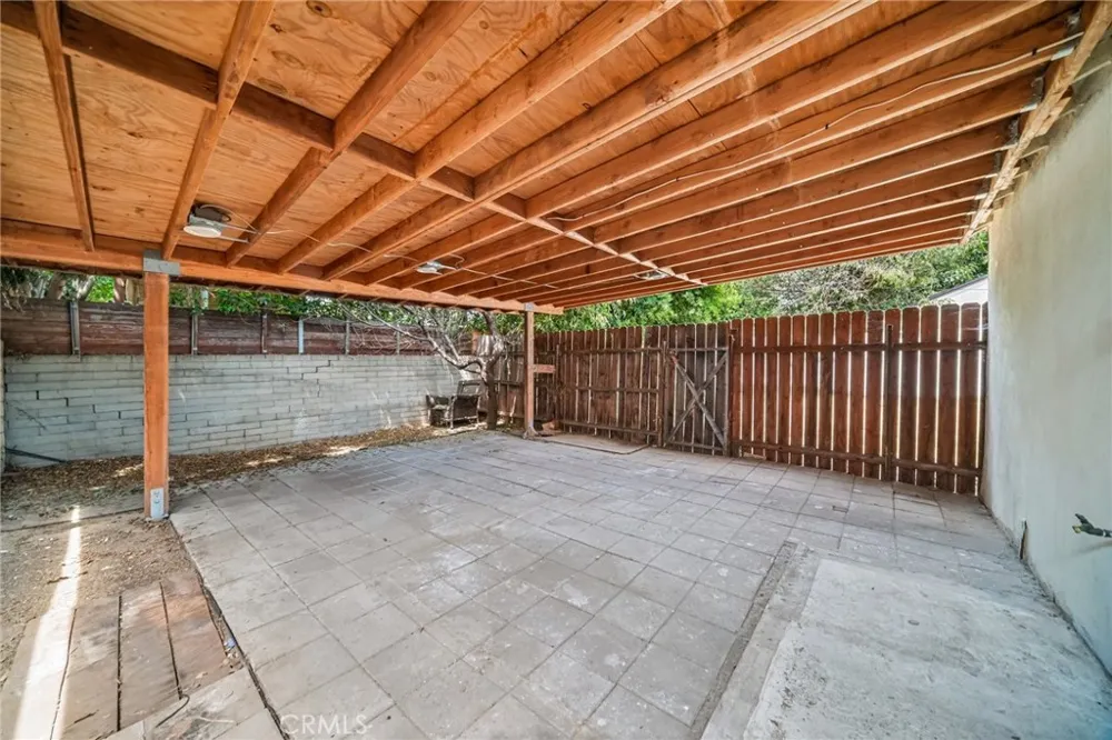 7419 Gaviota Avenue Van Nuys, CA 91406
