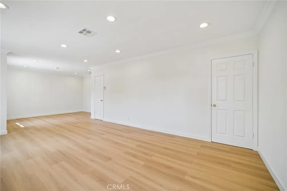 7419 Gaviota Avenue Van Nuys, CA 91406