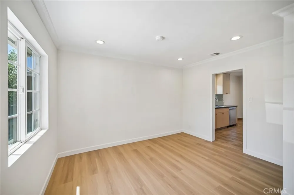7419 Gaviota Avenue Van Nuys, CA 91406