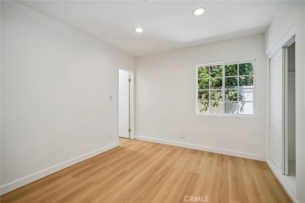 7419 Gaviota Avenue Van Nuys, CA 91406