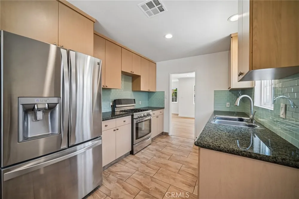 7419 Gaviota Avenue Van Nuys, CA 91406