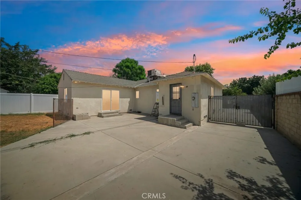 7419 Gaviota Avenue Van Nuys, CA 91406