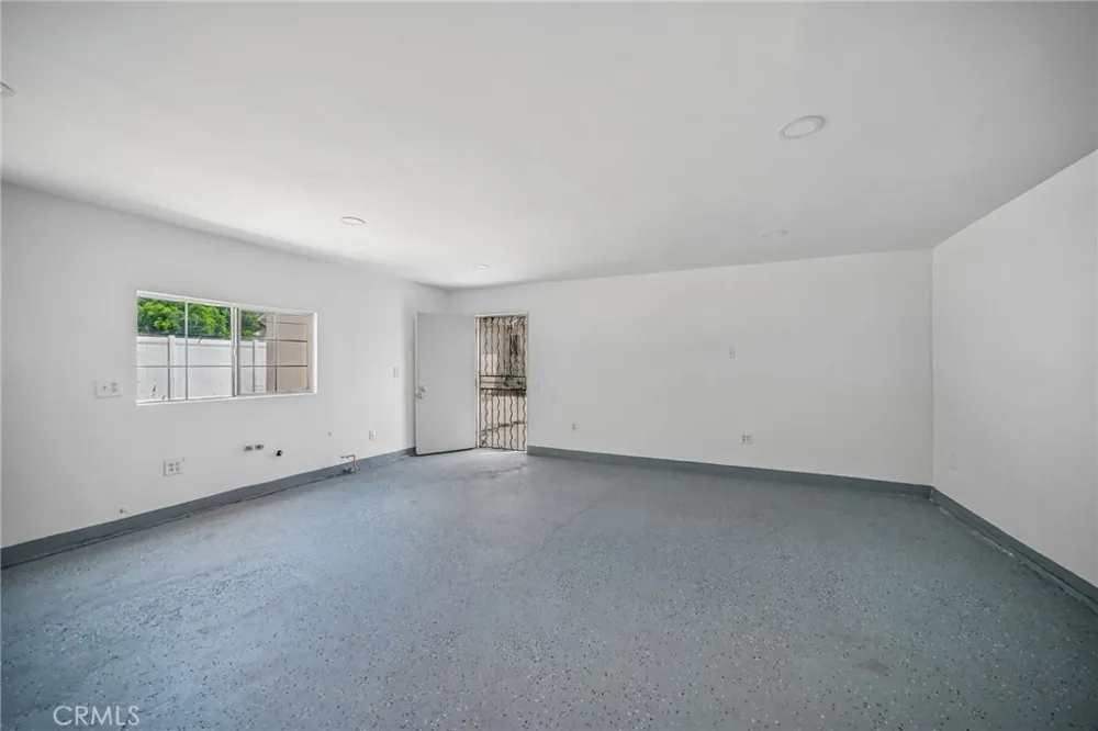 7419 Gaviota Avenue Van Nuys, CA 91406