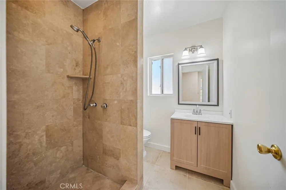 7419 Gaviota Avenue Van Nuys, CA 91406