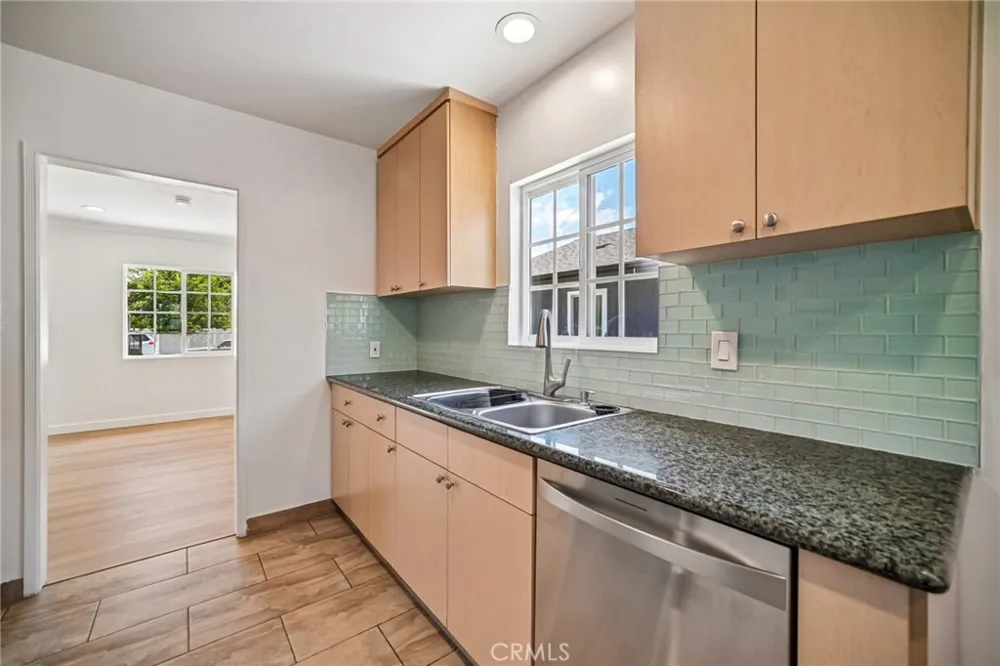 7419 Gaviota Avenue Van Nuys, CA 91406