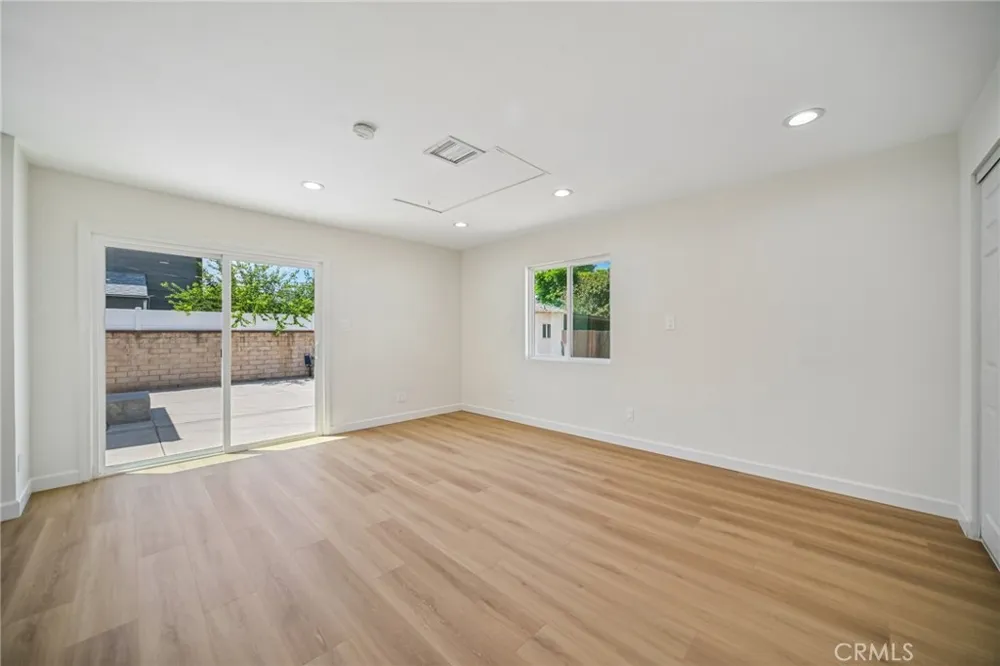7419 Gaviota Avenue Van Nuys, CA 91406