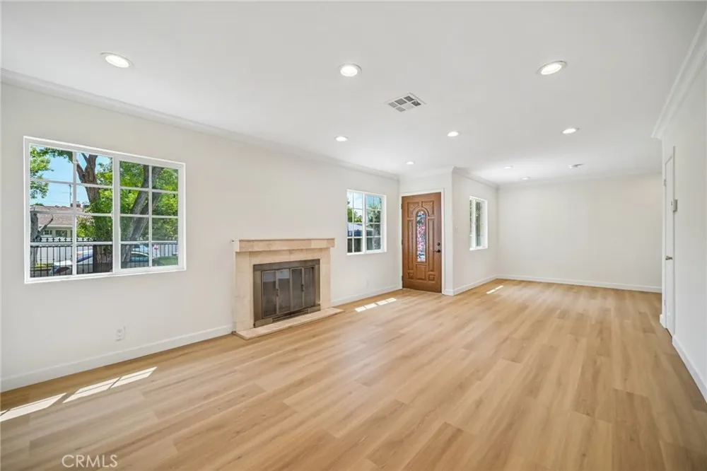 7419 Gaviota Avenue Van Nuys, CA 91406