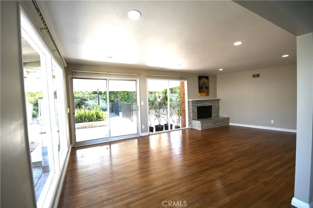 10445 Ballard Garden Grove, CA 92840