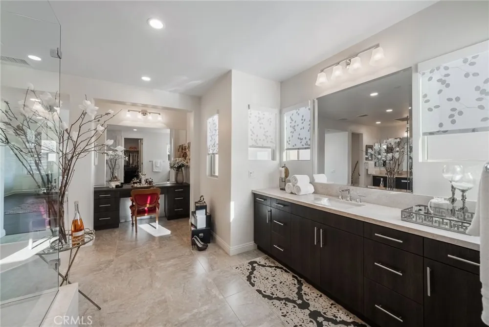 1132 Summit Oak Lake Forest, CA 92679