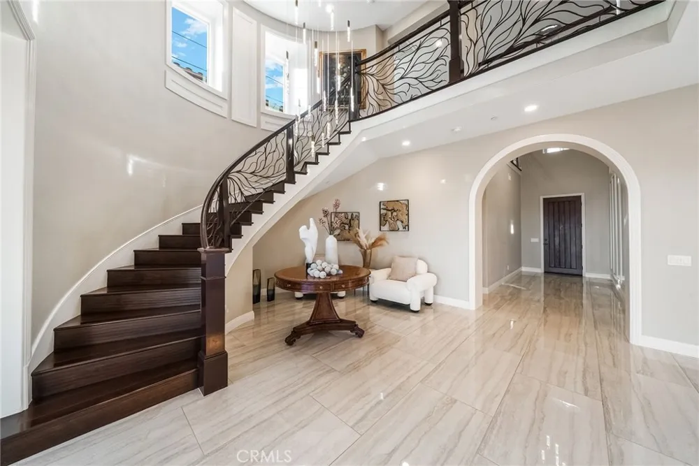 1132 Summit Oak Lake Forest, CA 92679