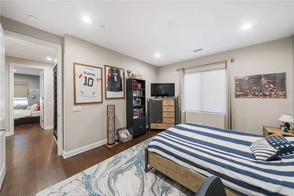 1132 Summit Oak Lake Forest, CA 92679