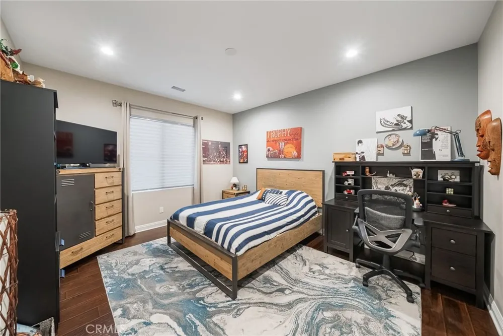 1132 Summit Oak Lake Forest, CA 92679
