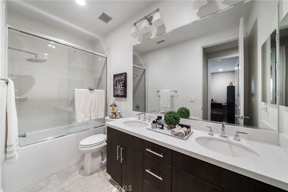 1132 Summit Oak Lake Forest, CA 92679