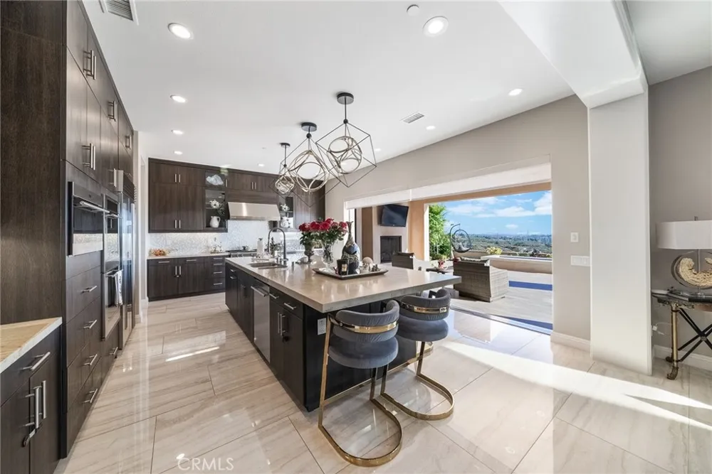 1132 Summit Oak Lake Forest, CA 92679