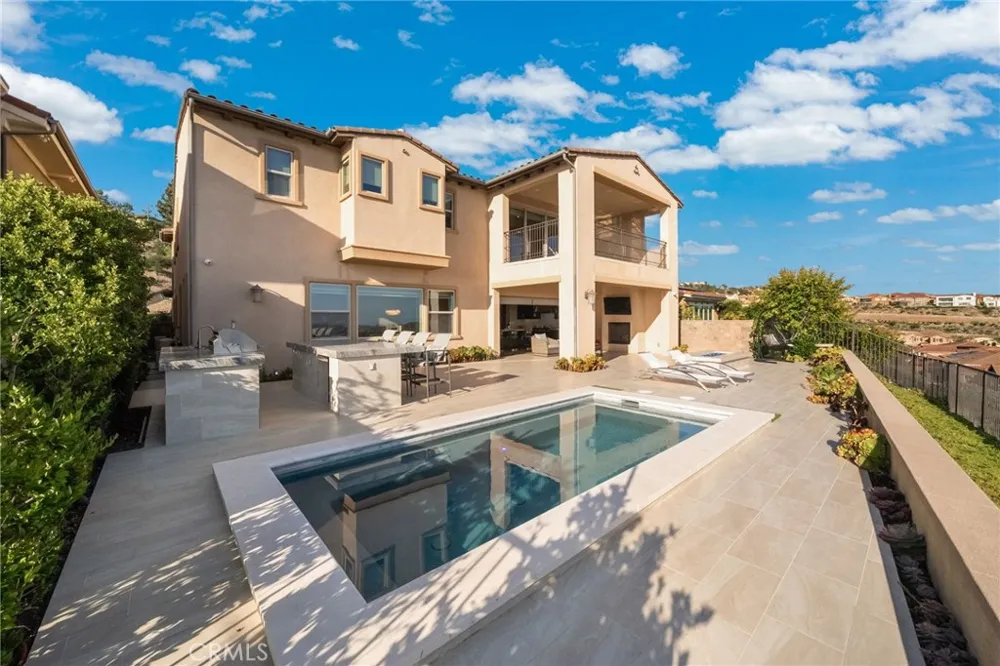 1132 Summit Oak Lake Forest, CA 92679