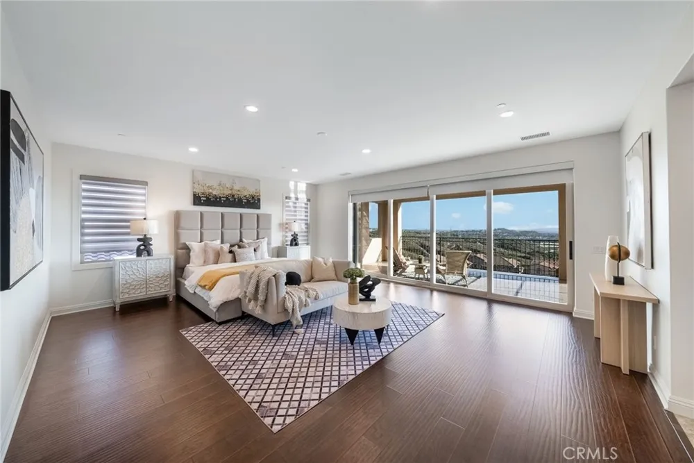 1132 Summit Oak Lake Forest, CA 92679