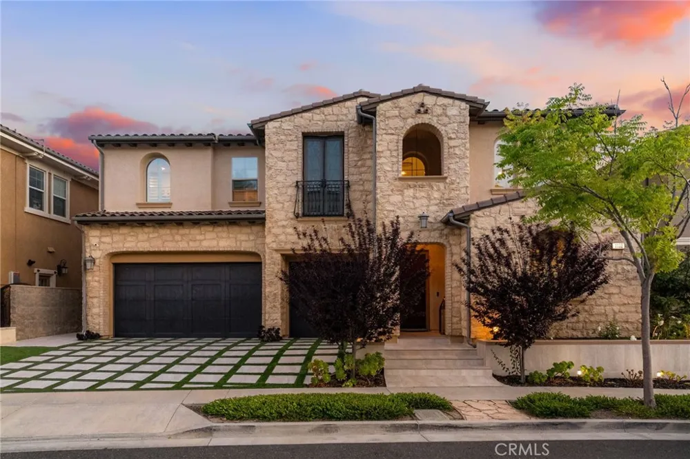 1132 Summit Oak Lake Forest, CA 92679