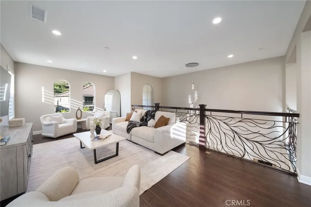 1132 Summit Oak Lake Forest, CA 92679