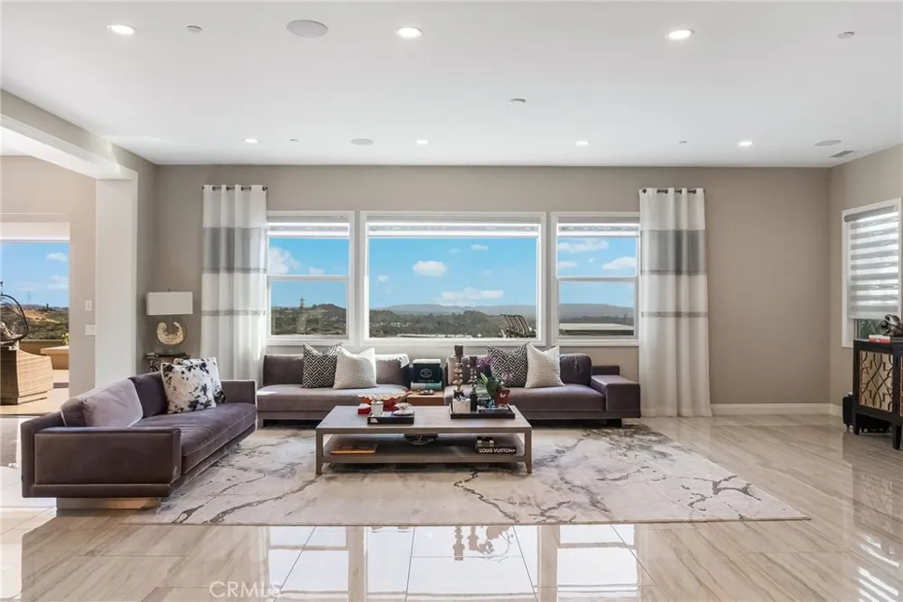 1132 Summit Oak Lake Forest, CA 92679