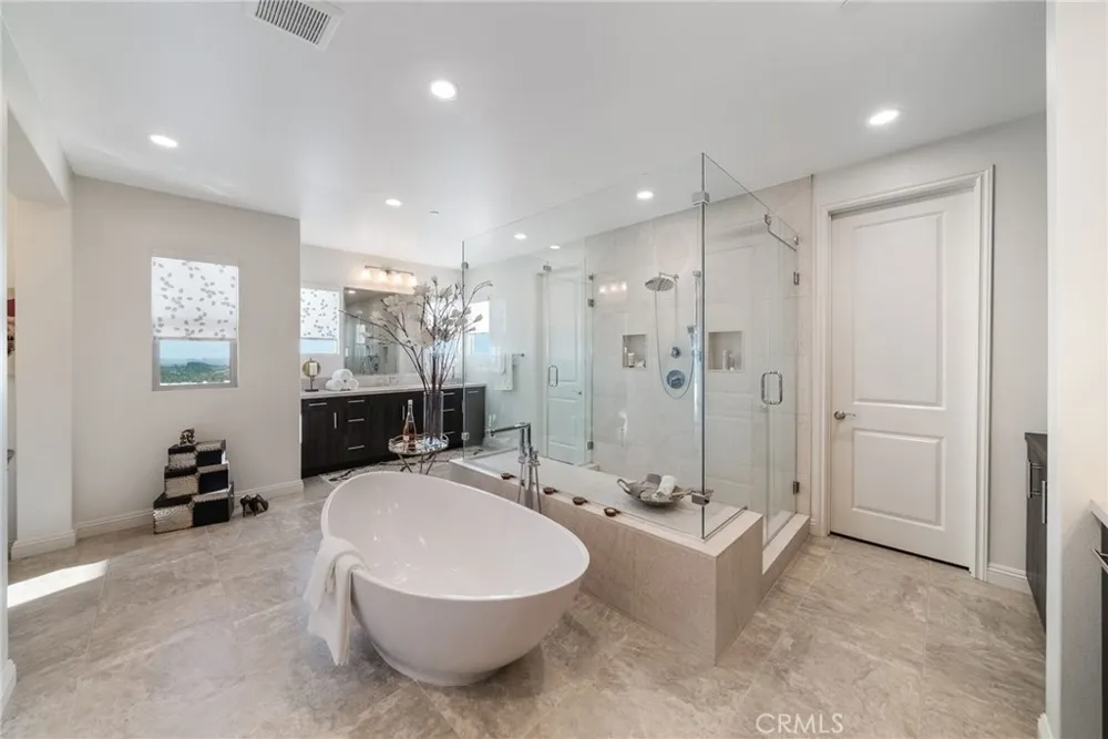 1132 Summit Oak Lake Forest, CA 92679