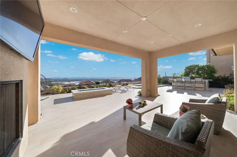 1132 Summit Oak Lake Forest, CA 92679