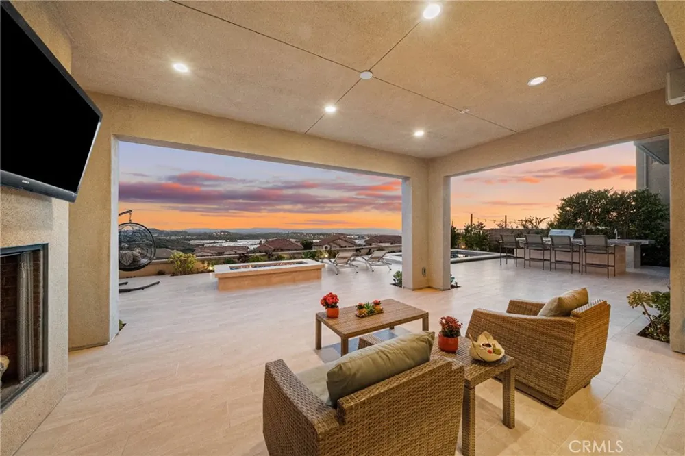 1132 Summit Oak Lake Forest, CA 92679