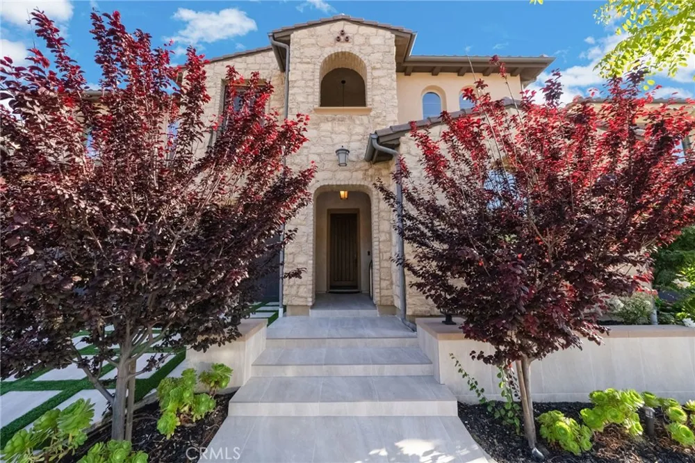 1132 Summit Oak Lake Forest, CA 92679