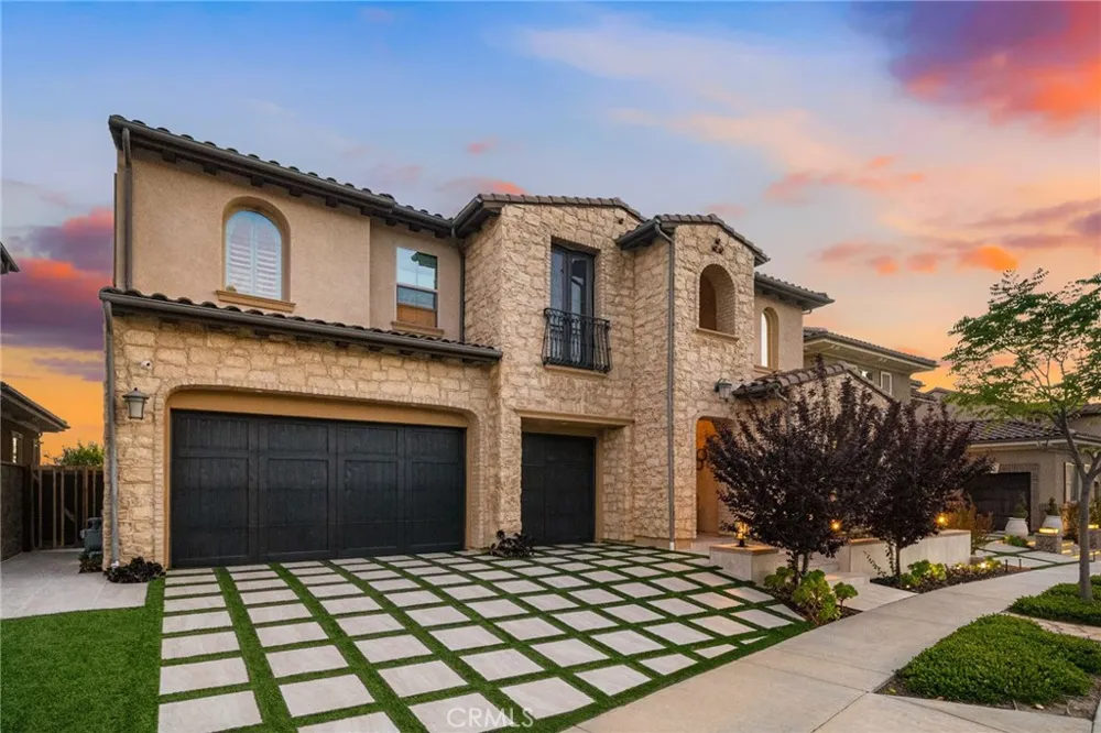 1132 Summit Oak Lake Forest, CA 92679