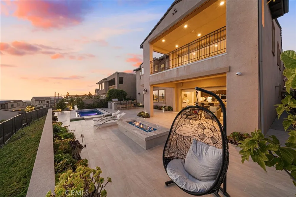 1132 Summit Oak Lake Forest, CA 92679