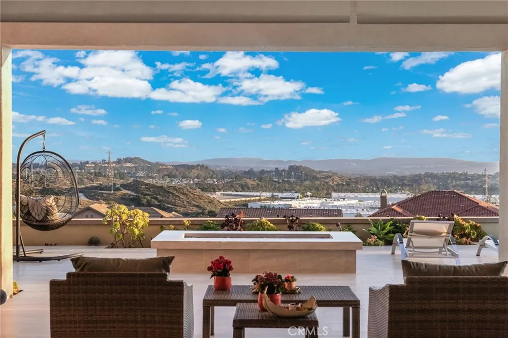 1132 Summit Oak Lake Forest, CA 92679