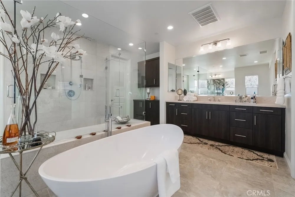 1132 Summit Oak Lake Forest, CA 92679