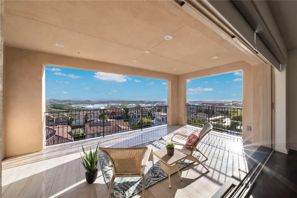 1132 Summit Oak Lake Forest, CA 92679