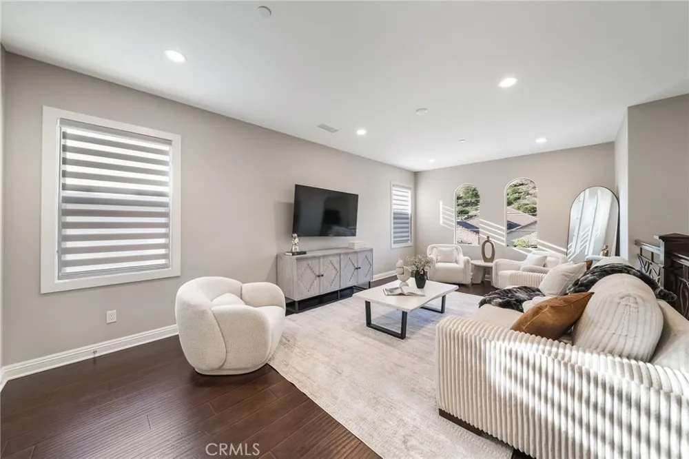 1132 Summit Oak Lake Forest, CA 92679