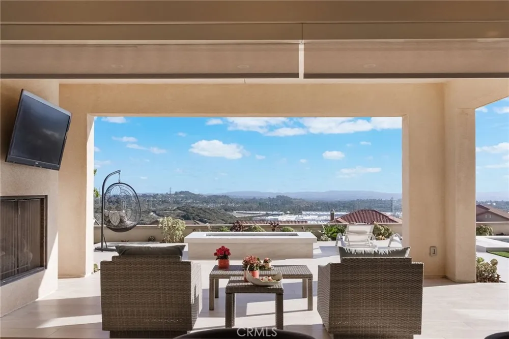 1132 Summit Oak Lake Forest, CA 92679