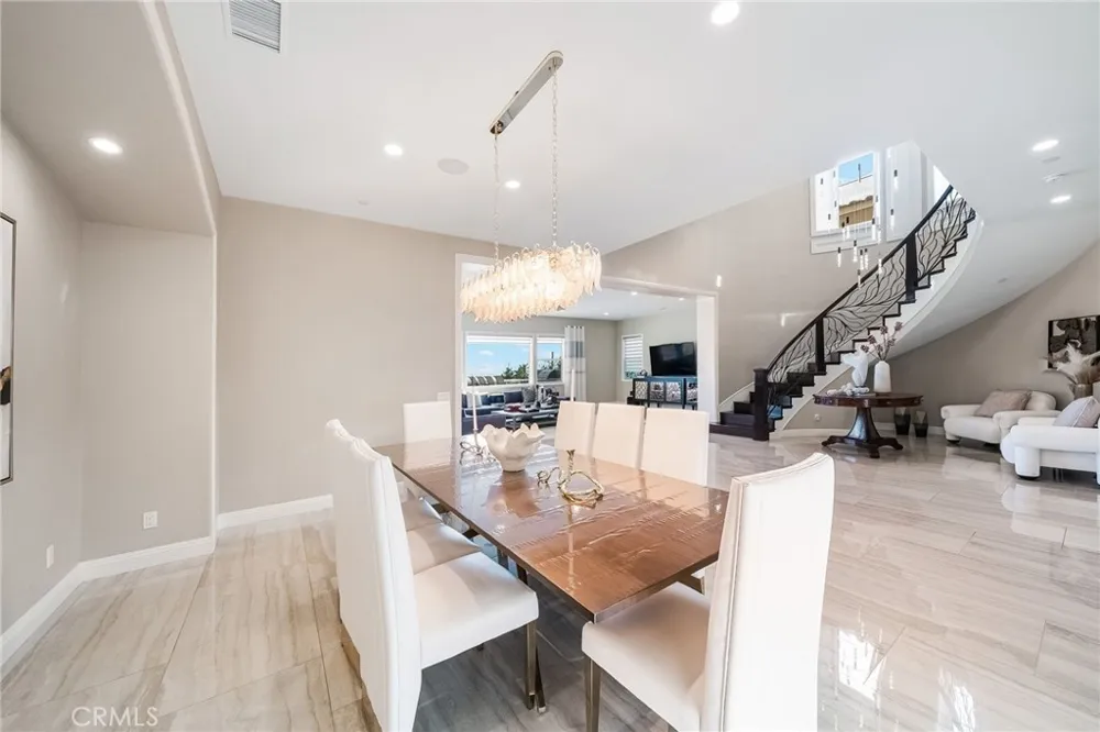 1132 Summit Oak Lake Forest, CA 92679