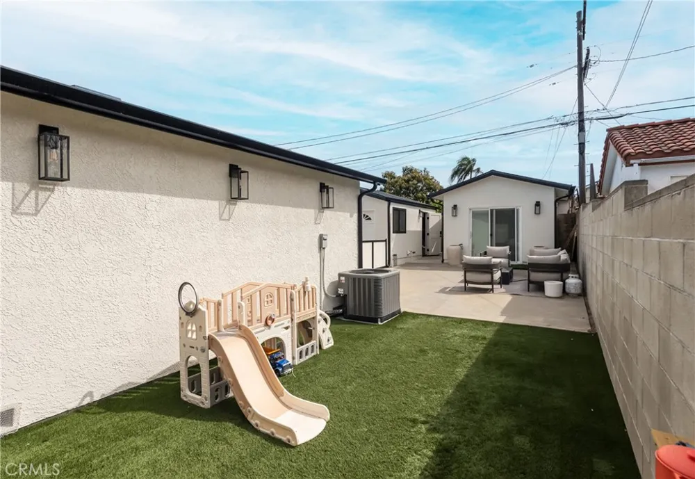 4922 W 137th Street Hawthorne, CA 90250